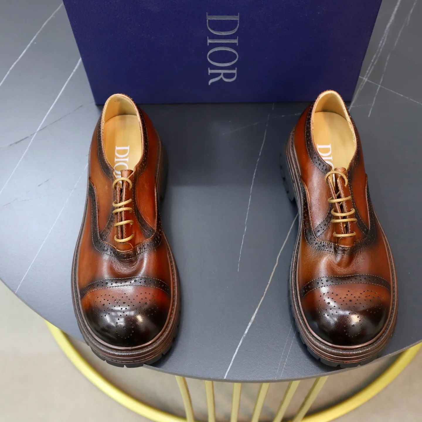 Ex-factory price: 520💰 [Dior] Dior's new casual men's shoes are launched in Hong Kong counters. Official website 1:1 production. Italian washed cowhide + water-dyed leather lining. Designed by European and American masters. Perfect shape to create counter quality, solid color rubber wear-resistant outsole and classic dazzling head! Super versatile and very comfortable. High-end without losing taste, fashionable and novel! ! Absolute focus! 3 colors available! Code number 38-45
